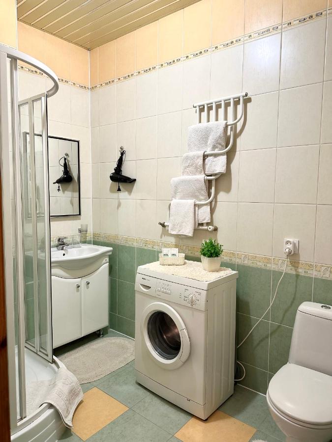 Apartments In The City Center, Near A Theatre, Zlata Plaza روفنو المظهر الخارجي الصورة