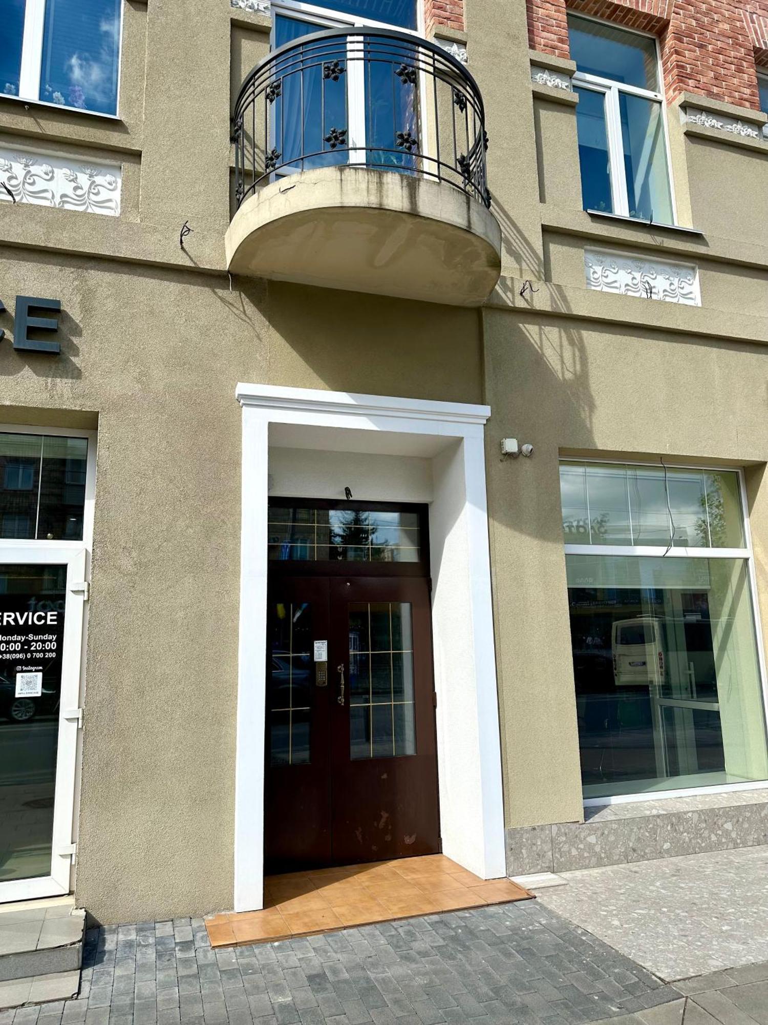 Apartments In The City Center, Near A Theatre, Zlata Plaza روفنو المظهر الخارجي الصورة